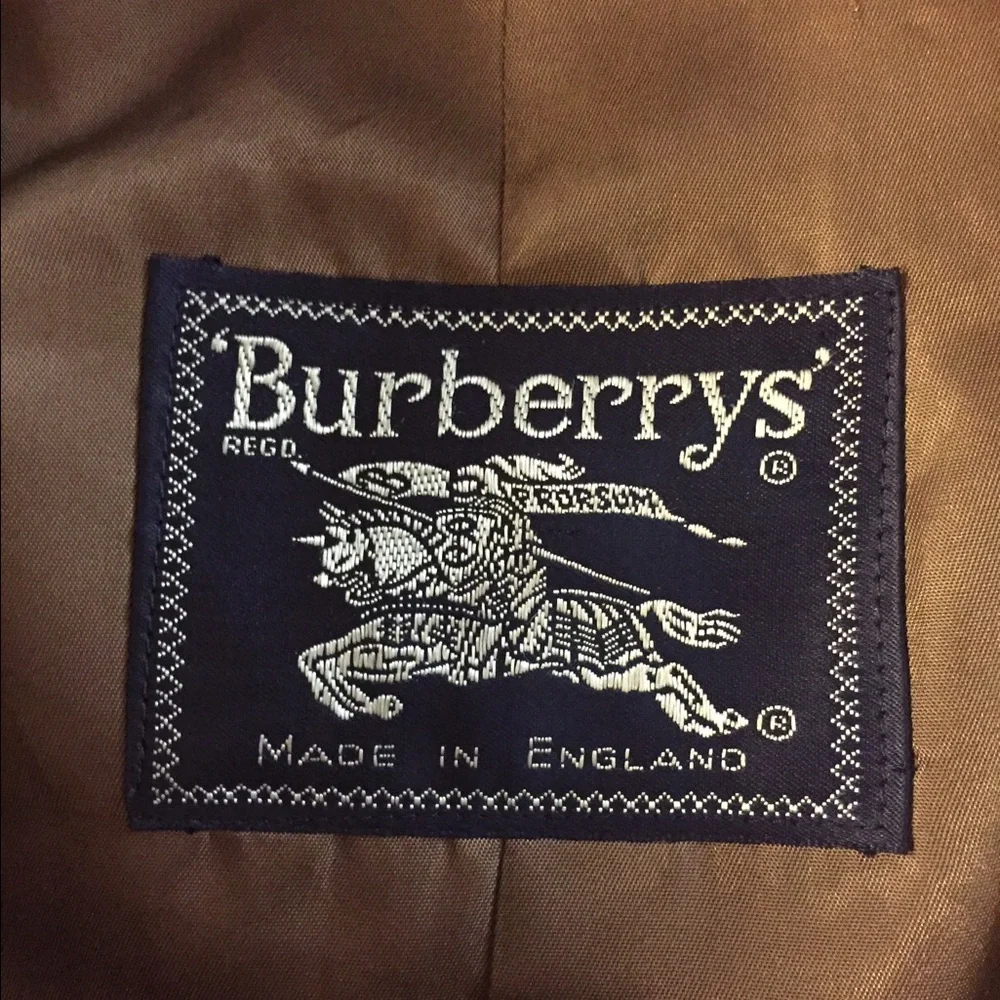 Vintage Burberry trench coat. - Picture 3 of 4